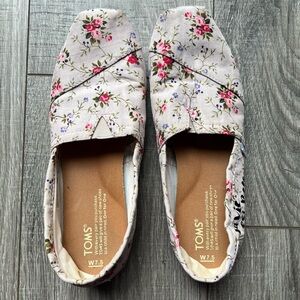 TOMS “La Vie Est Belle” Alpargata shoes